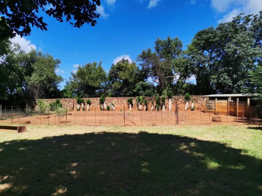 Commercial Property for Sale in Tweeriviere A H North West